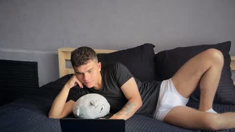 Max online show from 07.04.26