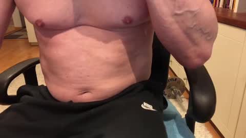 Snapshot of maxx_martin chatting on 01.08.25 Max online show from 01.08.25