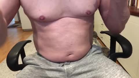 Snapshot of maxx_martin chatting on 03.10.25 Max online show from 03.10.25