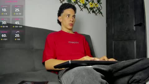 Snapshot of maxxx_bigcock chatting on 04.24.26 Max online show from 04.24.26