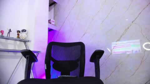 bunny black   online show from 02.19.25