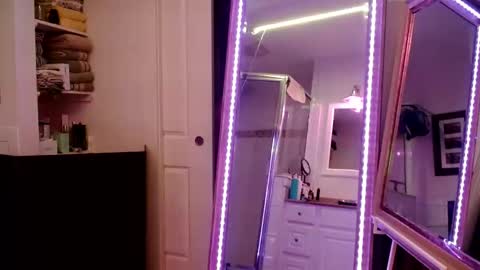 Maxxxbates online show from 11.29.25