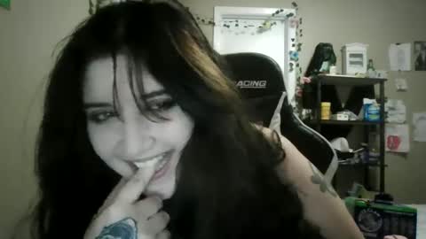 Snapshot of maxxxine17 chatting on 10.03.25 Maxxxine17 online show from 10.03.25