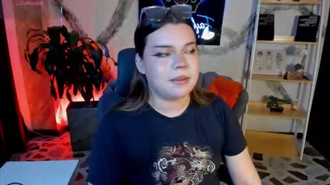 Maxine Minx online show from 12.22.25