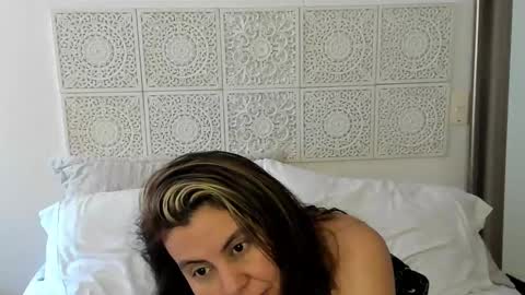 Victoria online show from 12.29.24