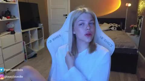 Maya online show from 04.17.26