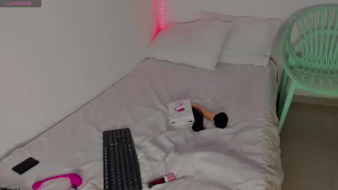 Snapshot of maya_graham_ chatting on 09.30.25 Maya online show from 09.30.25