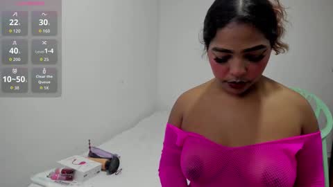 Snapshot of maya_graham_ chatting on 10.05.25 Maya online show from 10.05.25