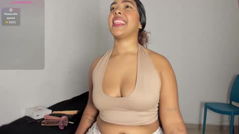 Snapshot of maya_graham_ chatting on 11.09.25 Maya online show from 11.09.25