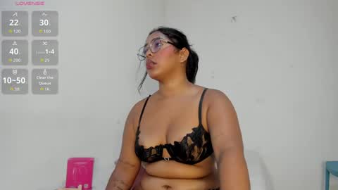 Snapshot of maya_graham_ chatting on 05.04.26 Maya online show from 05.04.26