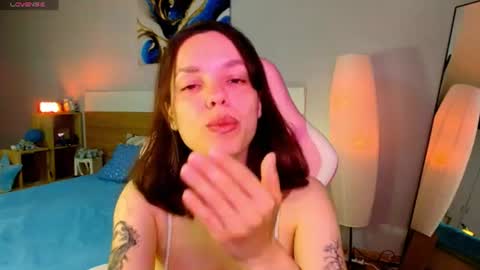 Snapshot of maya_hansen chatting on 07.16.26 MAYA online show from 07.16.26