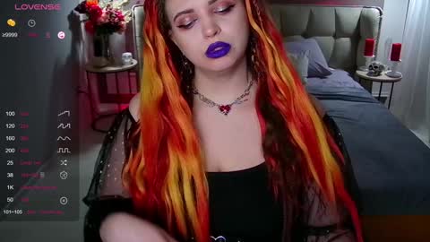 Maya Mils online show from 02.03.25