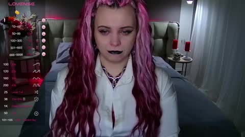 Maya Mils online show from 02.09.25