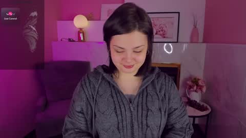 Snapshot of maya_muse chatting on 12.11.24 Woman online show from 12.11.24
