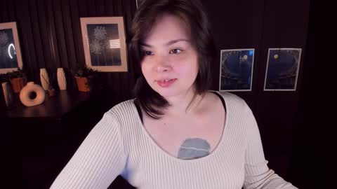 Snapshot of maya_muse chatting on 12.19.24 Woman online show from 12.19.24