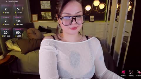 Snapshot of maya_muse chatting on 01.02.25 Woman online show from 01.02.25