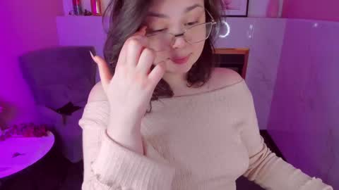 Snapshot of maya_muse chatting on 03.12.25 Woman online show from 03.12.25