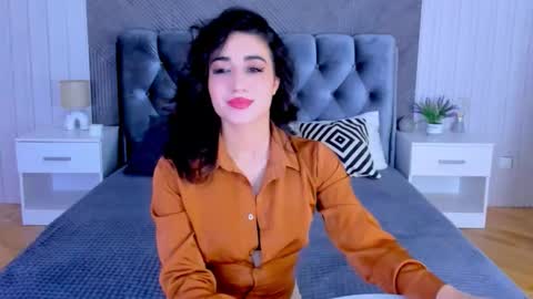 Snapshot of maya_rogerss chatting on 11.14.25 Maya online show from 11.14.25