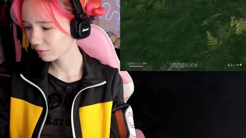 Snapshot of maya_viola chatting on 11.02.25 Maya Viola online show from 11.02.25