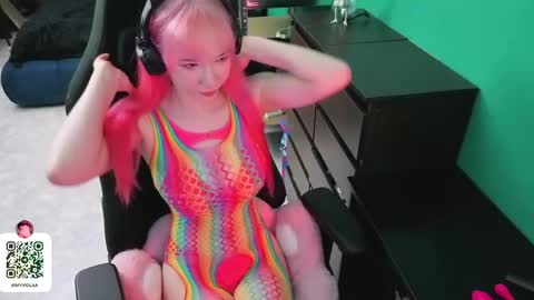 Maya Viola online show from 04.12.26