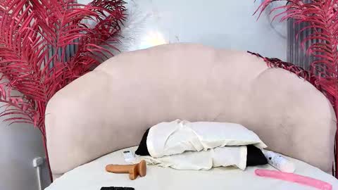 Snapshot of mayabaker chatting on 10.21.25 M A Y A B A K E R online show from 10.21.25