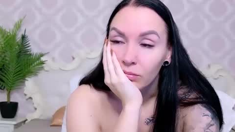 MayaCruise online show from 11.20.25