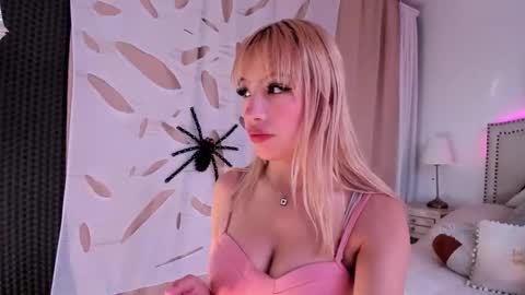 Mayajhons online show from 11.03.25