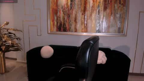 Snapshot of mayamoretti chatting on 09.26.25 Maya online show from 09.26.25