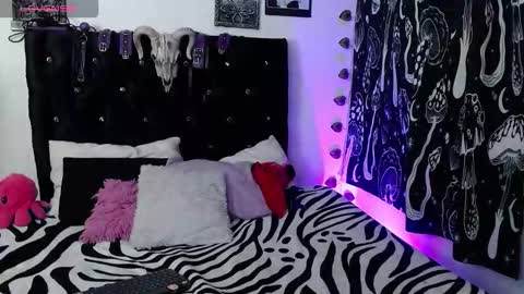 mayaredd online show from 10.10.25