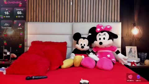 Nicolle Ruselle   Hello my lovely  schedule for great fun from  630 am and end 800 pm Colombian time I wait for you online show from 09.27.25