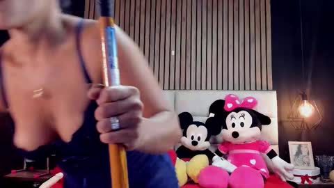 Nicolle Ruselle   Hello my lovely  schedule for great fun from  630 am and end 800 pm Colombian time I wait for you online show from 09.28.25