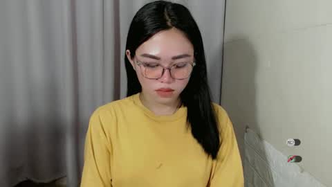 Snapshot of mayasally_ chatting on 12.29.24 mayasally_ online show from 12.29.24