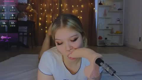 Snapshot of mayaster chatting on 03.07.25 Maya online show from 03.07.25