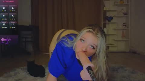 Snapshot of mayaster chatting on 09.23.25 Maya online show from 09.23.25