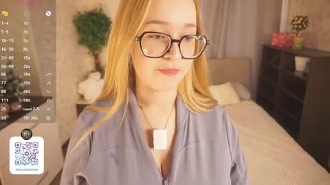 Snapshot of maybellebyone chatting on 05.24.26 Milina online show from 05.24.26