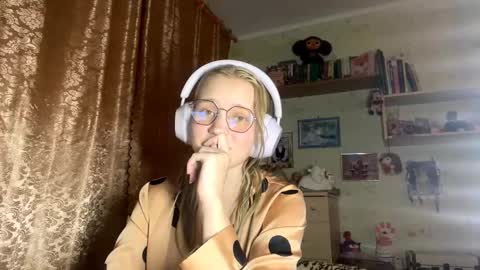 Lola online show from 10.02.25