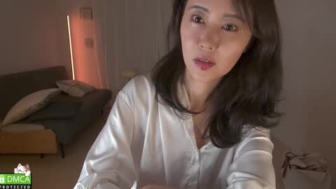 Snapshot of maybenanako chatting on 05.17.26 Nanako online show from 05.17.26