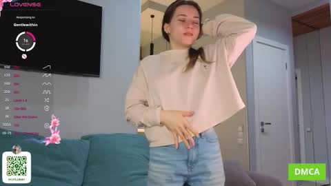 Snapshot of maydacarls chatting on 10.03.25 My name Casey online show from 10.03.25