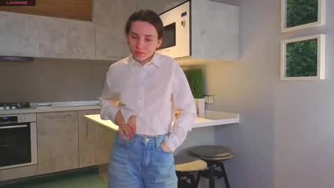 Snapshot of maydacarls chatting on 10.09.25 My name Casey online show from 10.09.25