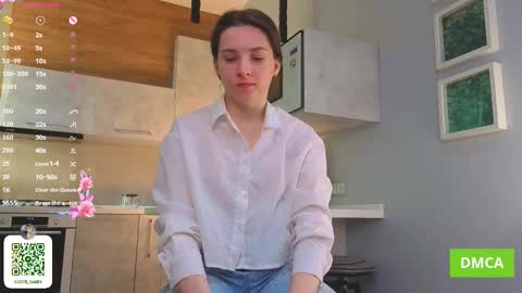 Snapshot of maydacarls chatting on 10.11.25 My name Casey online show from 10.11.25