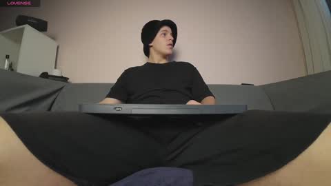 Snapshot of maygly chatting on 12.09.24 Slava and Alextatto online show from 12.09.24