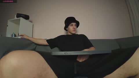 Snapshot of maygly chatting on 12.10.24 Slava and Alextatto online show from 12.10.24