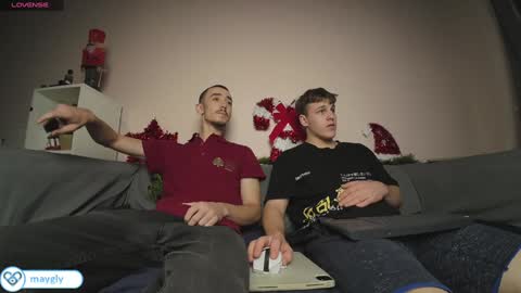 Snapshot of maygly chatting on 01.06.25 Slava and Alextatto online show from 01.06.25