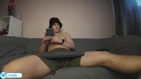 Snapshot of maygly chatting on 02.05.25 Slava and Alextatto online show from 02.05.25