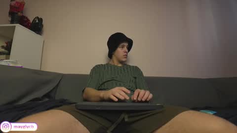 Snapshot of maygly chatting on 02.22.25 Slava and Alextatto online show from 02.22.25