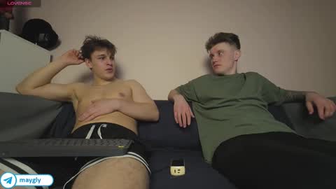 Snapshot of maygly chatting on 03.01.25 Slava and Alextatto online show from 03.01.25