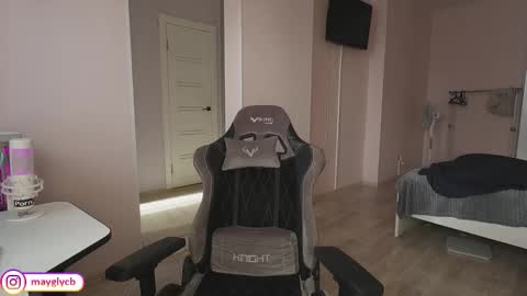 Snapshot of maygly chatting on 10.15.25 Slava and Alextatto online show from 10.15.25