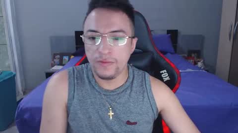 Snapshot of mayke1996 chatting on 11.17.25 Mayke online show from 11.17.25