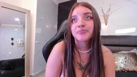 Maylin online show from 12.17.24