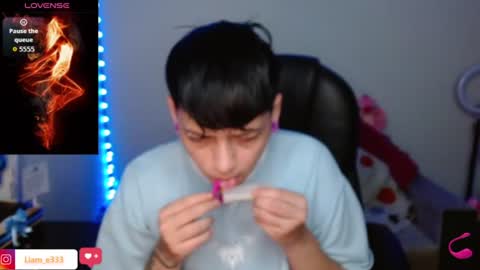Snapshot of maylyy_kan chatting on 06.30.26 Mayle kan online show from 06.30.26